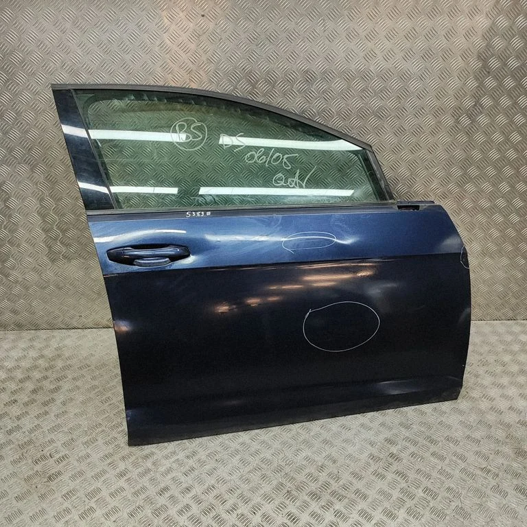 Priekšējās durvis 5G4831056AN