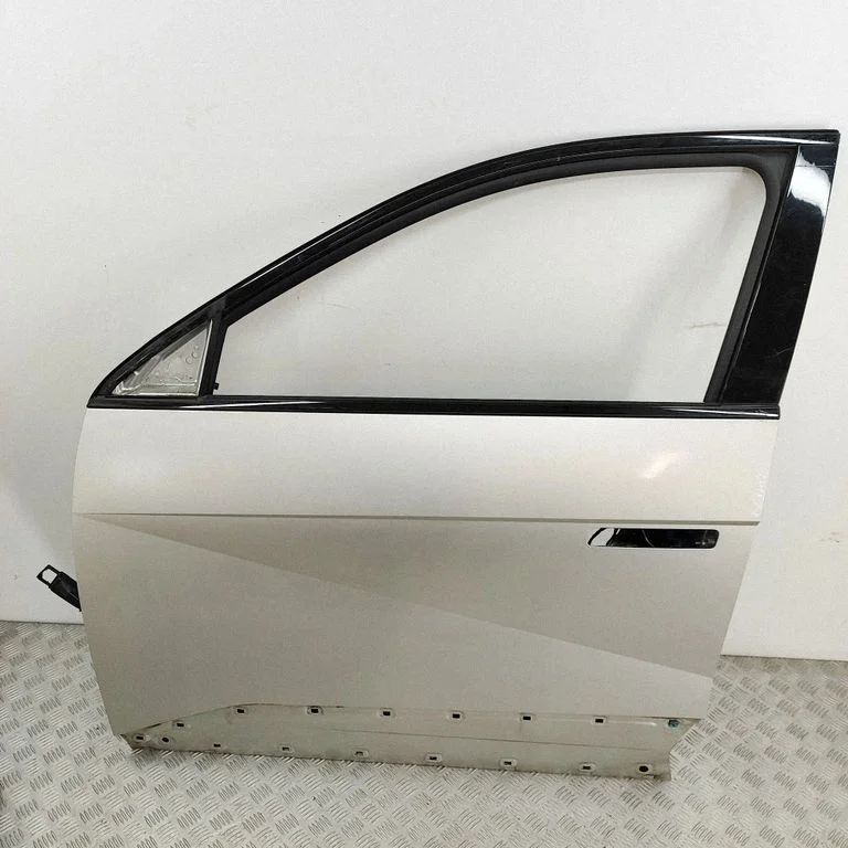 Priekšējās durvis 76003GI000