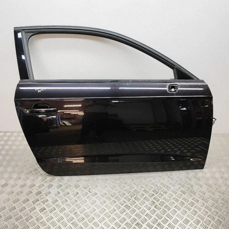 Drzwi przednie 8V3831052C