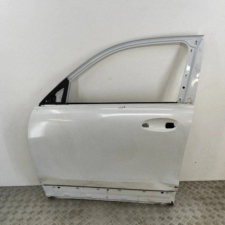 Priekšējās durvis A2437201500