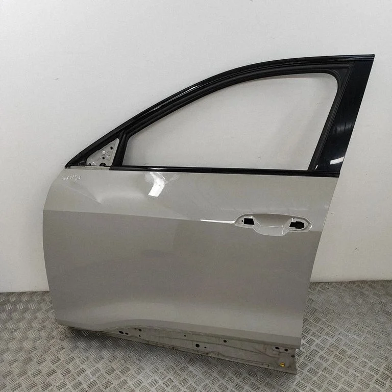 Priekšējās durvis 4KE831051B