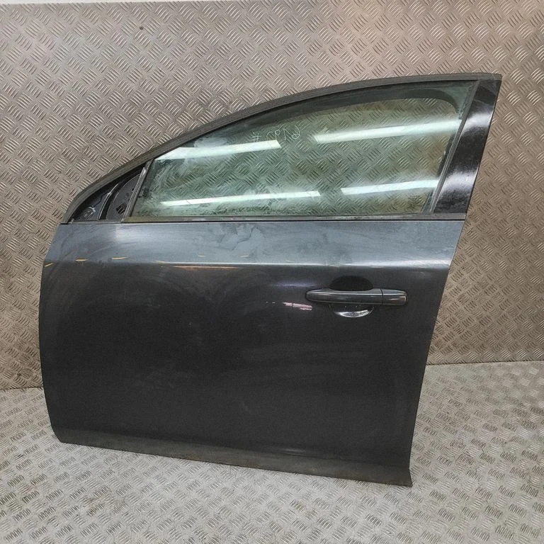 Priekšējās durvis 31424597