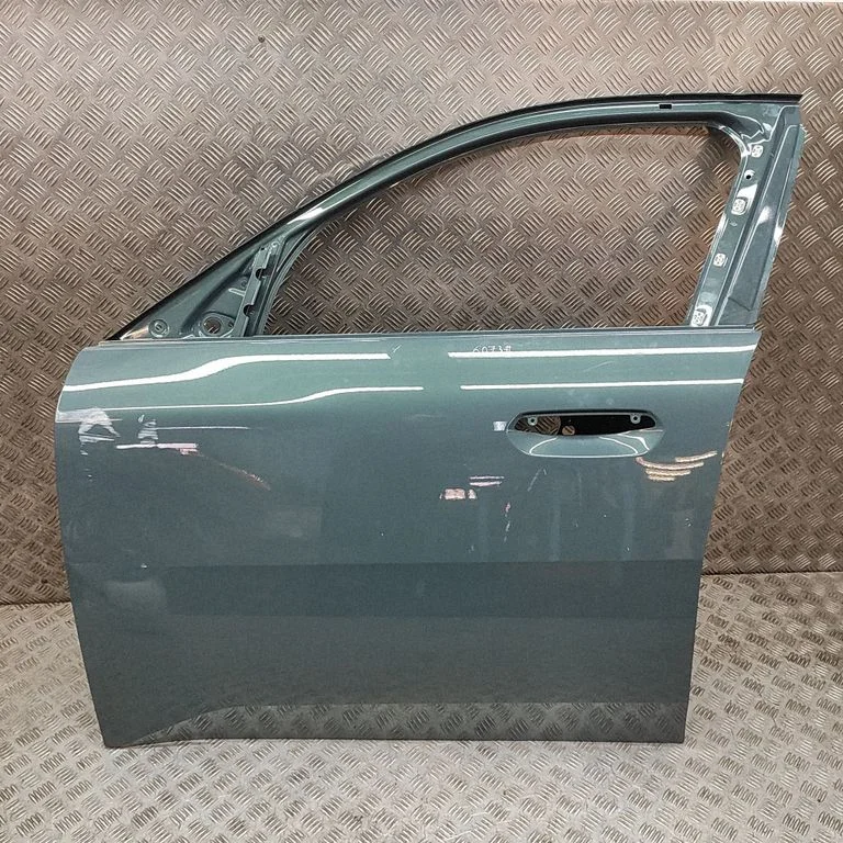 Front door 5A589F7
