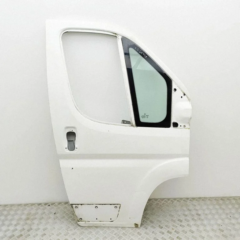 Drzwi przednie 9004EC