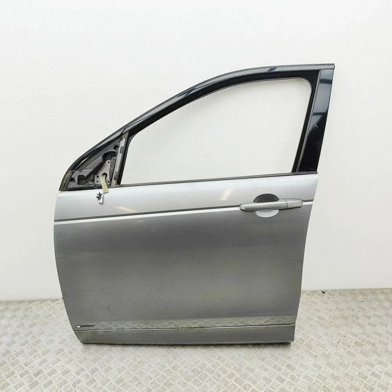 Priekšējās durvis FK7220125AB