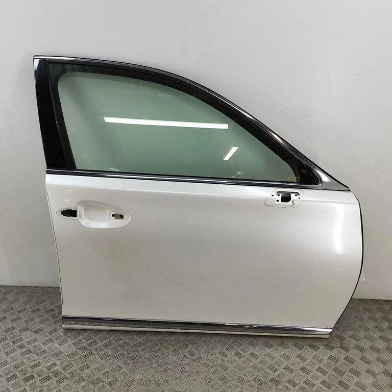 Priekšējās durvis 6700150121