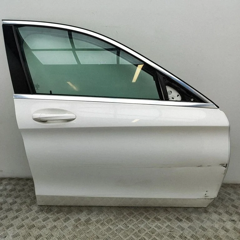 Priekšējās durvis A2057200205