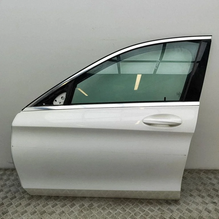 Priekšējās durvis A2057200105
