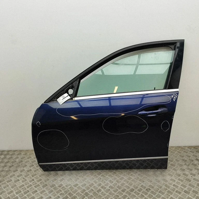 Priekšējās durvis A2127200105
