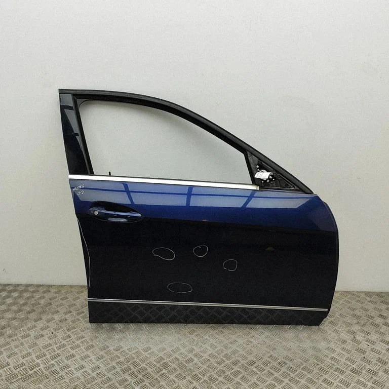 Priekšējās durvis A2127200205