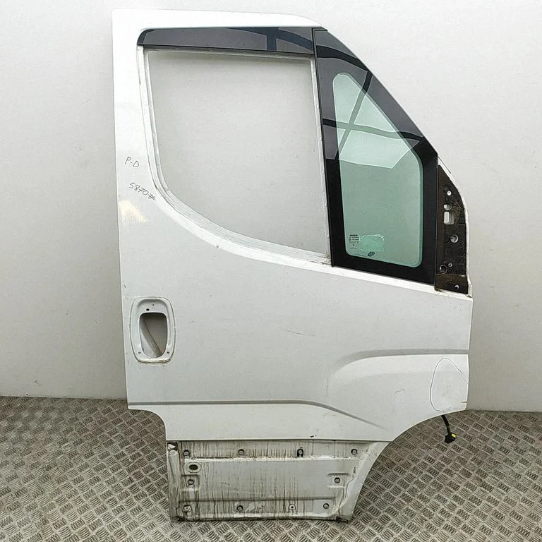 Priekšējās durvis 5801519999
