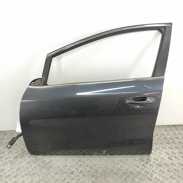 Priekšējās durvis 76003A2000