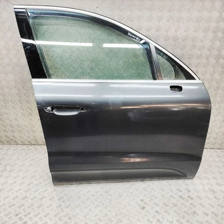 Priekšējās durvis 95B831022B