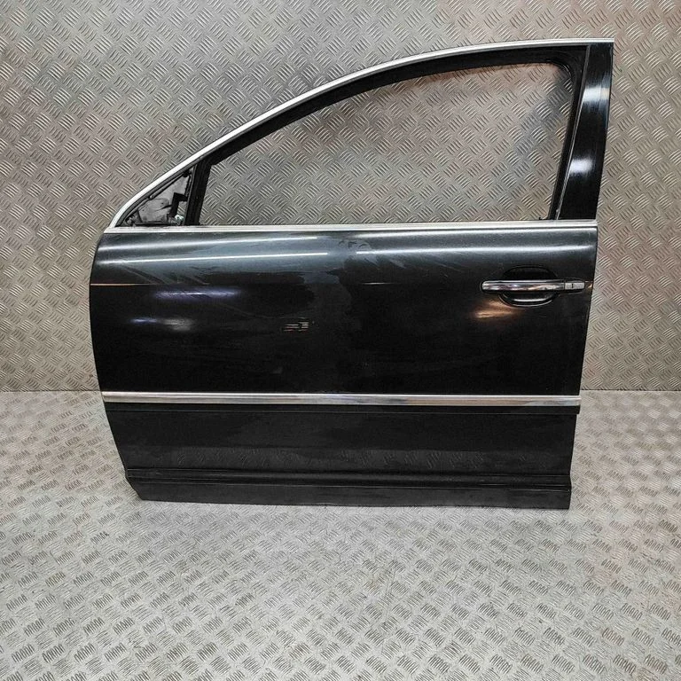 Priekšējās durvis 3D0959704D