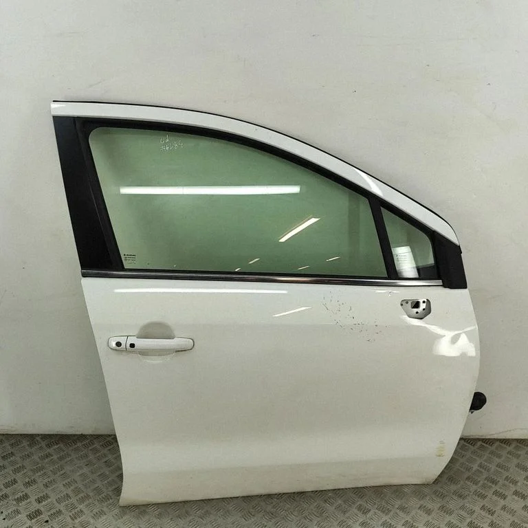 Priekšējās durvis 6800163T00