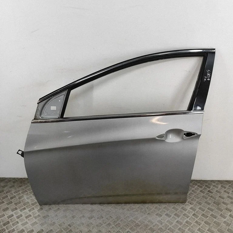 Priekšējās durvis 760033Z000