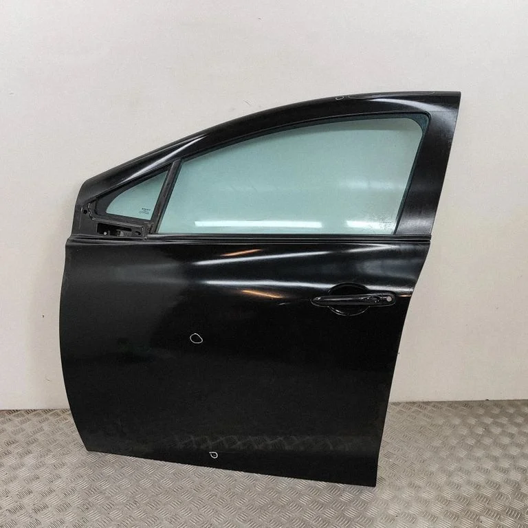 Priekšējās durvis 801532090R