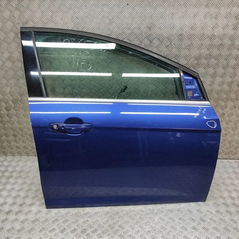 Priekšējās durvis PBM51A20124BF