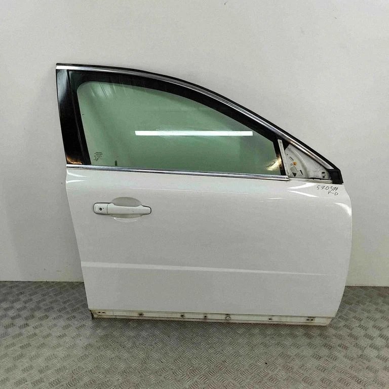 Priekšējās durvis 31335589