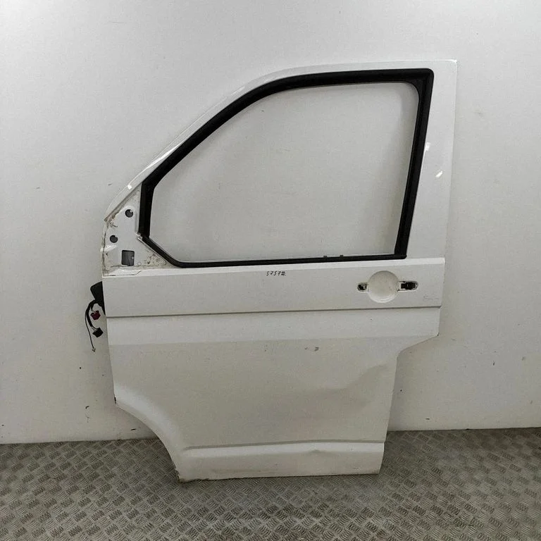 Priekšējās durvis 7LA831055