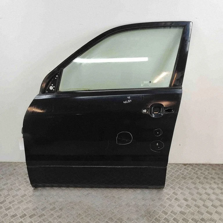 Priekšējās durvis 6800265844