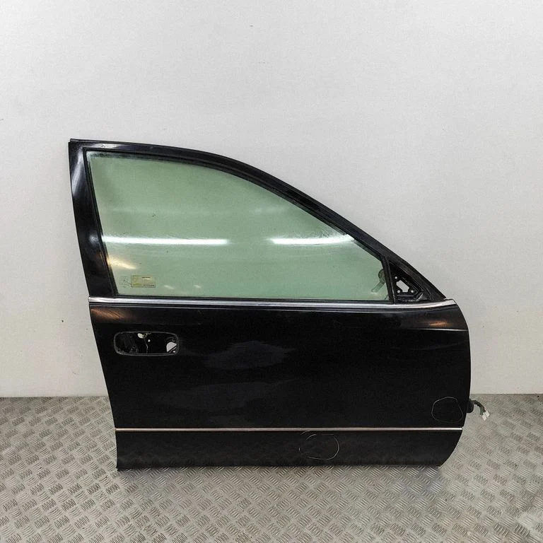 Priekšējās durvis 6700130790