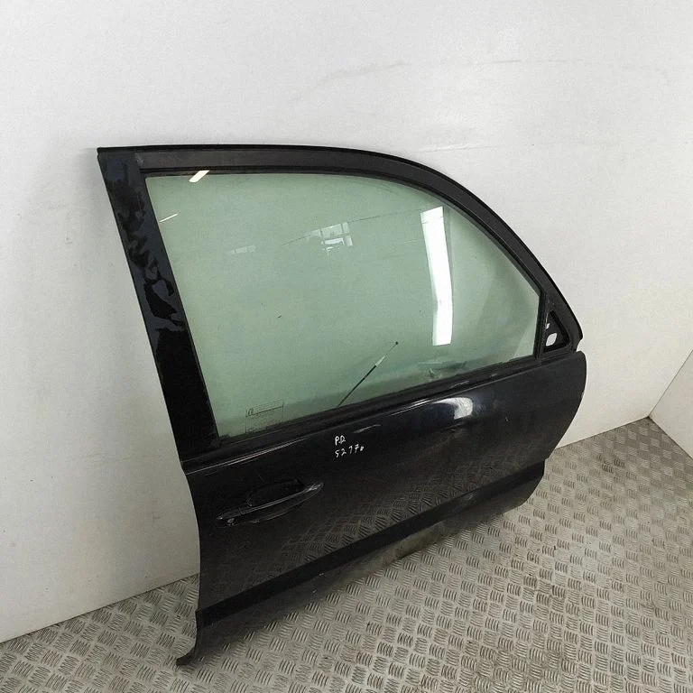 Priekšējās durvis 6700160540