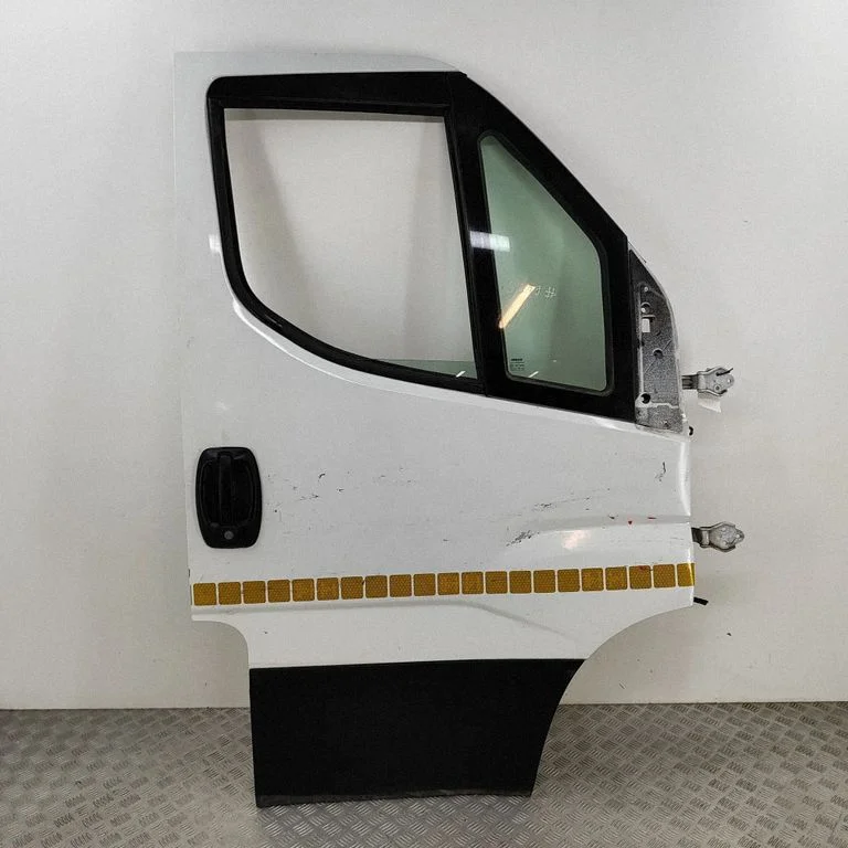 Priekšējās durvis 5801519999