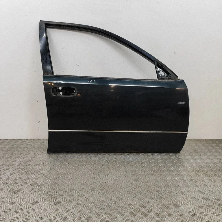 Priekšējās durvis 6700130790