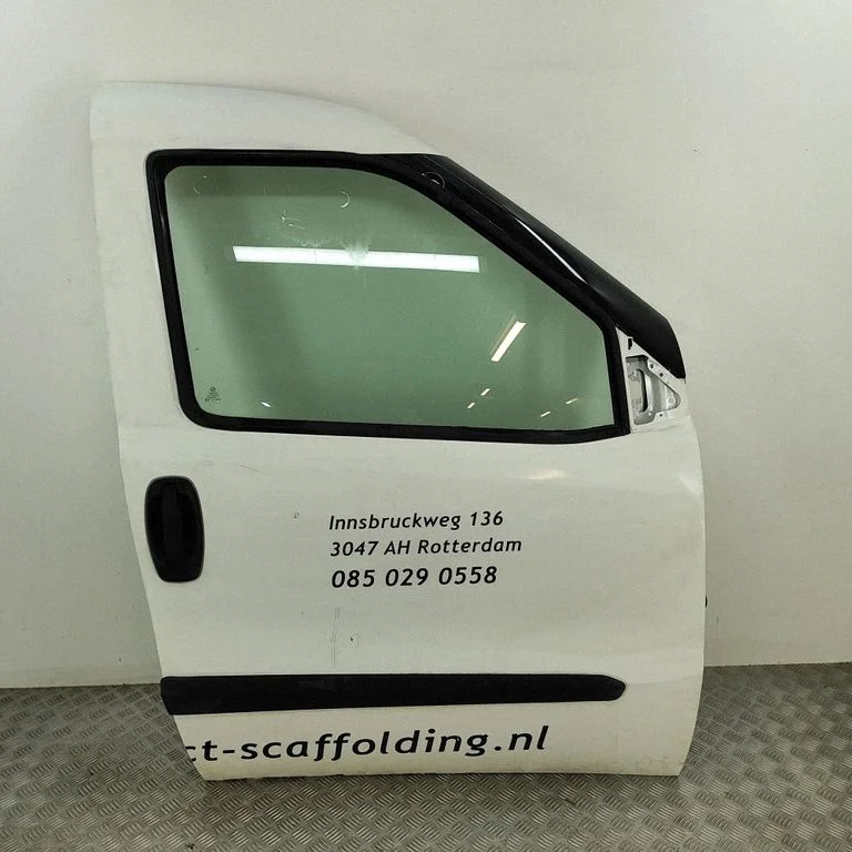 Priekšējās durvis 52122944 – Opel Combo D (2011-2017)