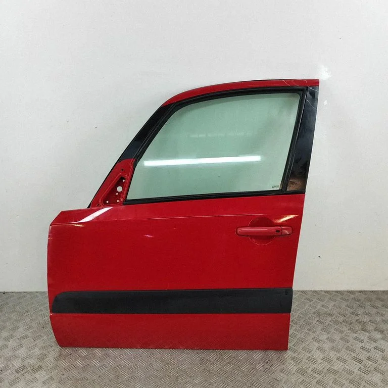 Priekšējās durvis 6800279J00