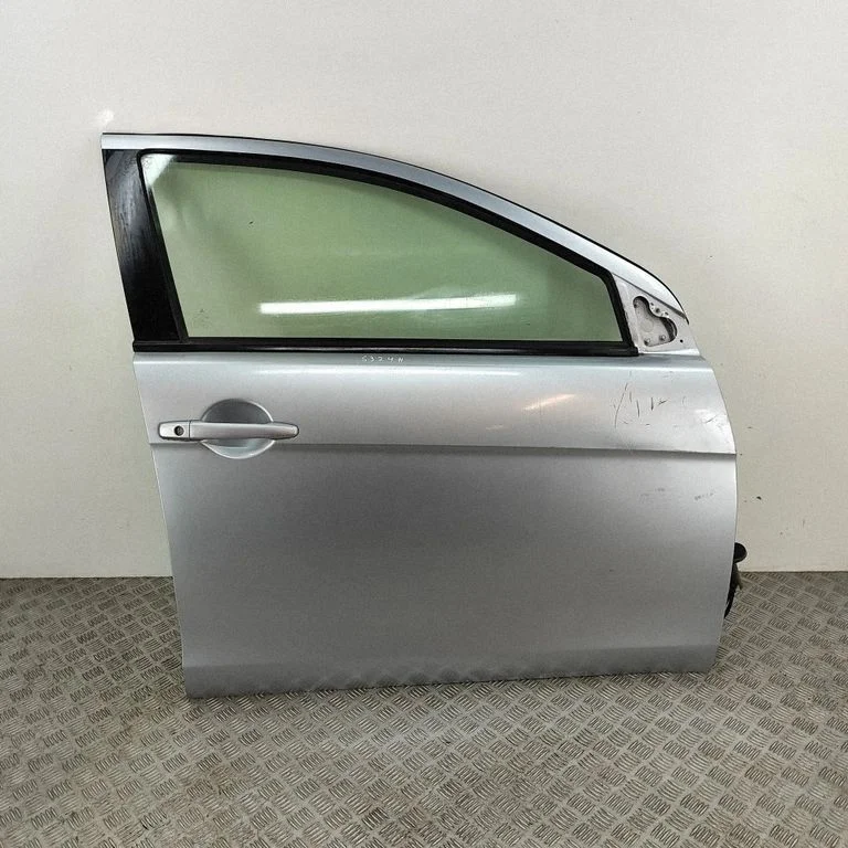 Priekšējās durvis 5700A558