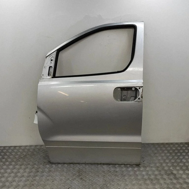 Priekšējās durvis 760034H020