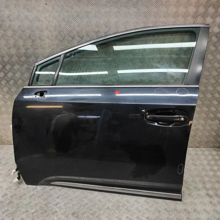 Priekšējās durvis 6700205070