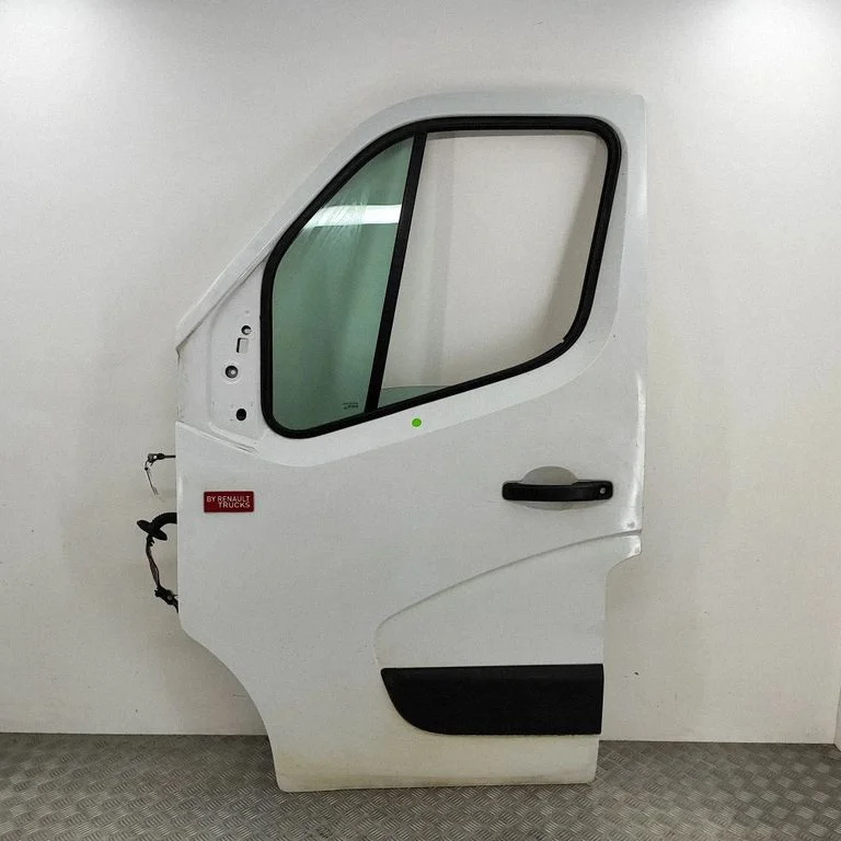 Priekšējās durvis 801017005R