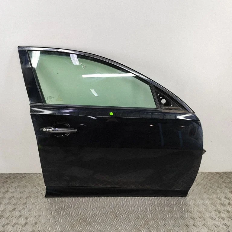 Priekšējās durvis 760042T000