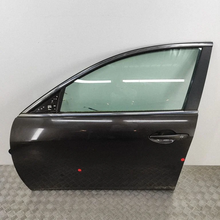Priekšējās durvis GS1D59010