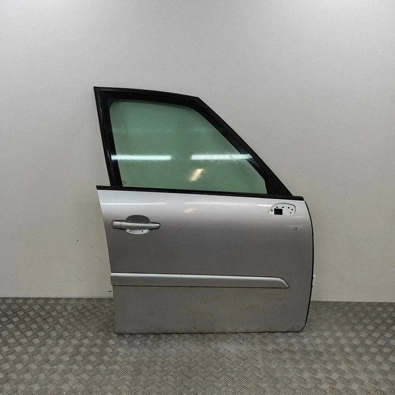 Esiuks 9004Y0