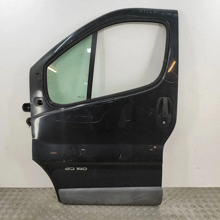 Priekšējās durvis 8015200QAA