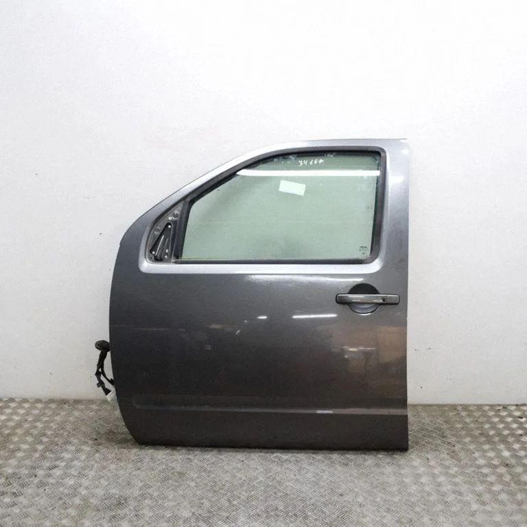 Priekšējās durvis 80101EB330