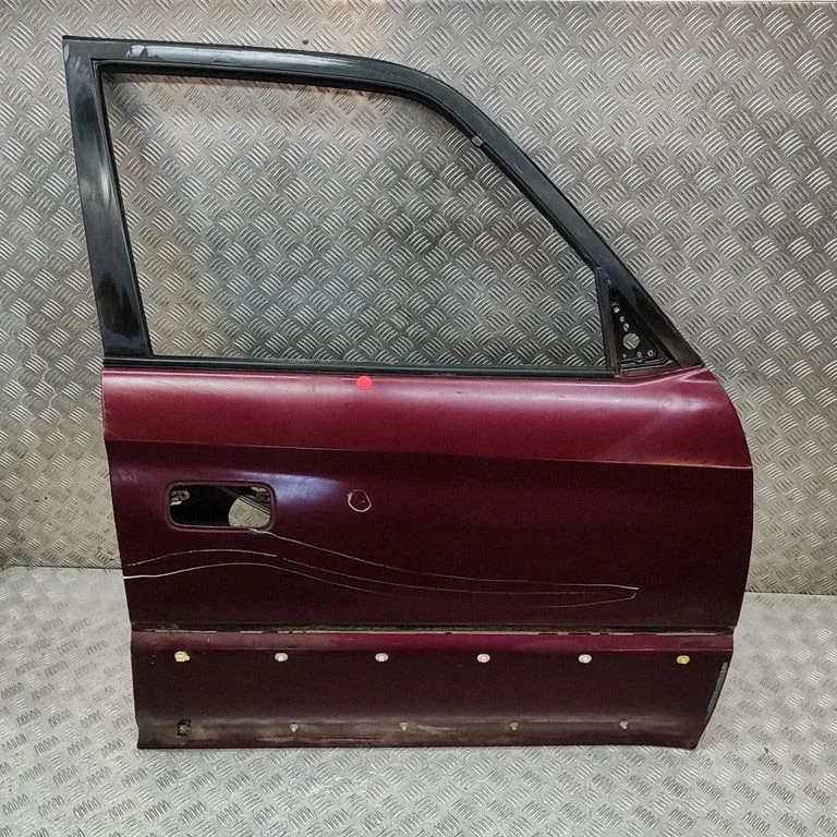 Priekšējās durvis 6700160400
