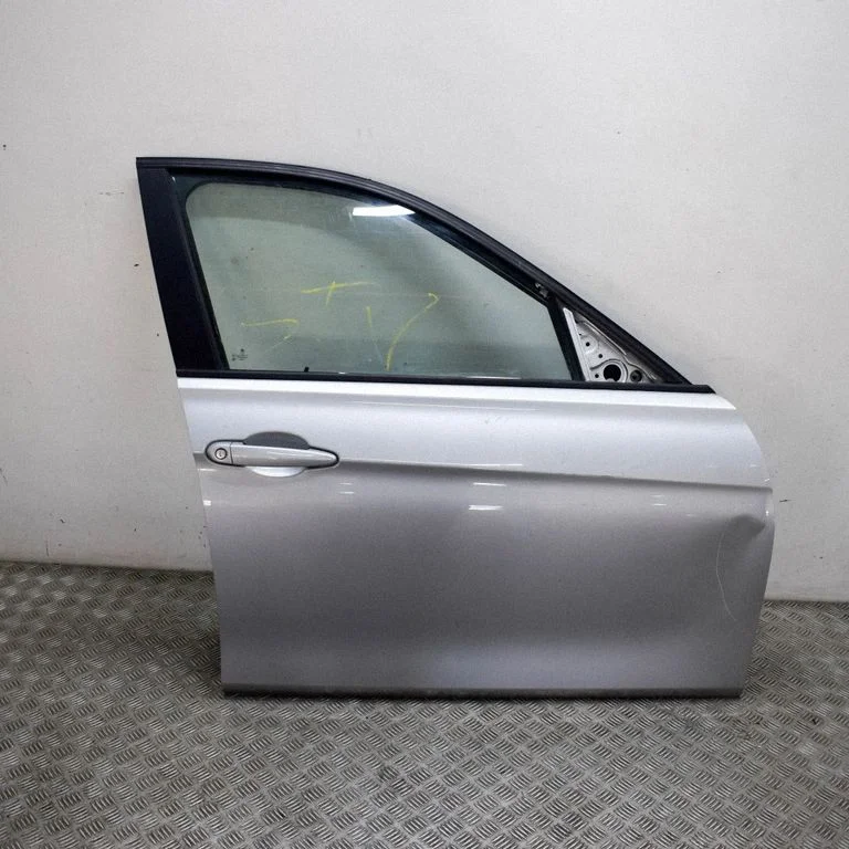Priekšējās durvis 7298566
