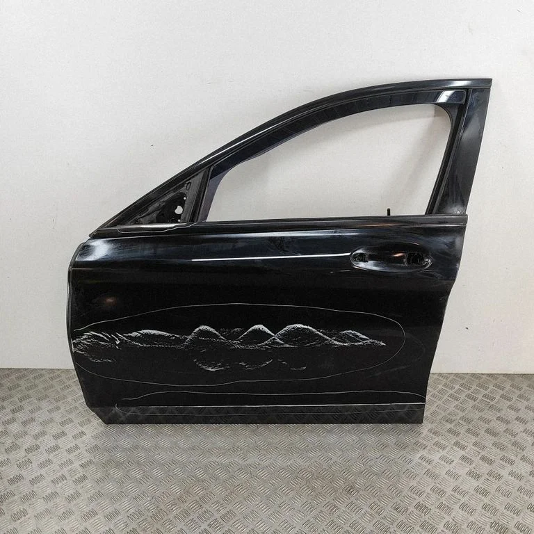 Priekšējās durvis A2057200105