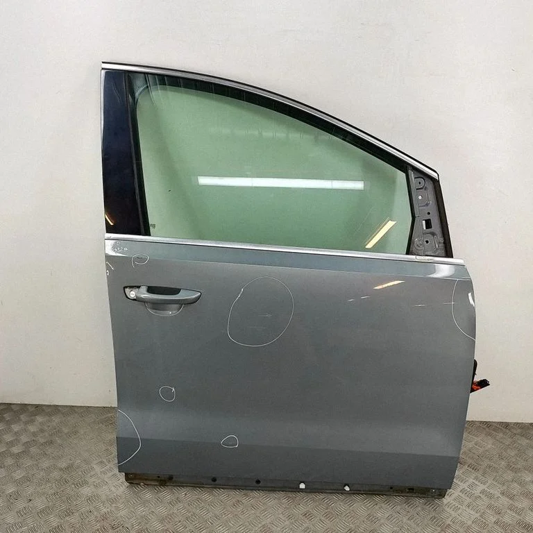 Esiuks 7N0831056AF