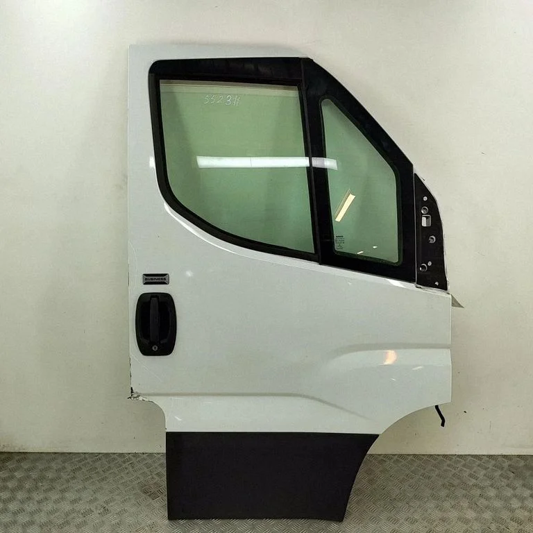 Priekšējās durvis 5801519999