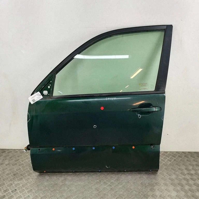 Priekšējās durvis 6700260540