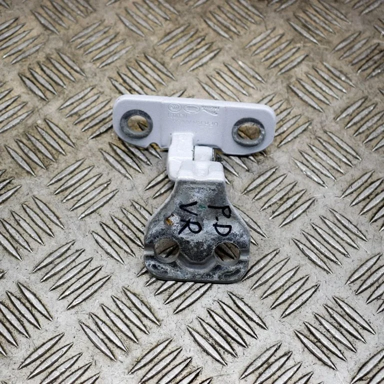 Front door upper hinge BJ32228A66CB