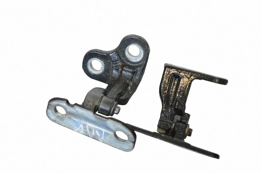 Front door upper hinge – right