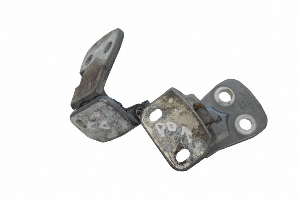 Front door upper hinge – right