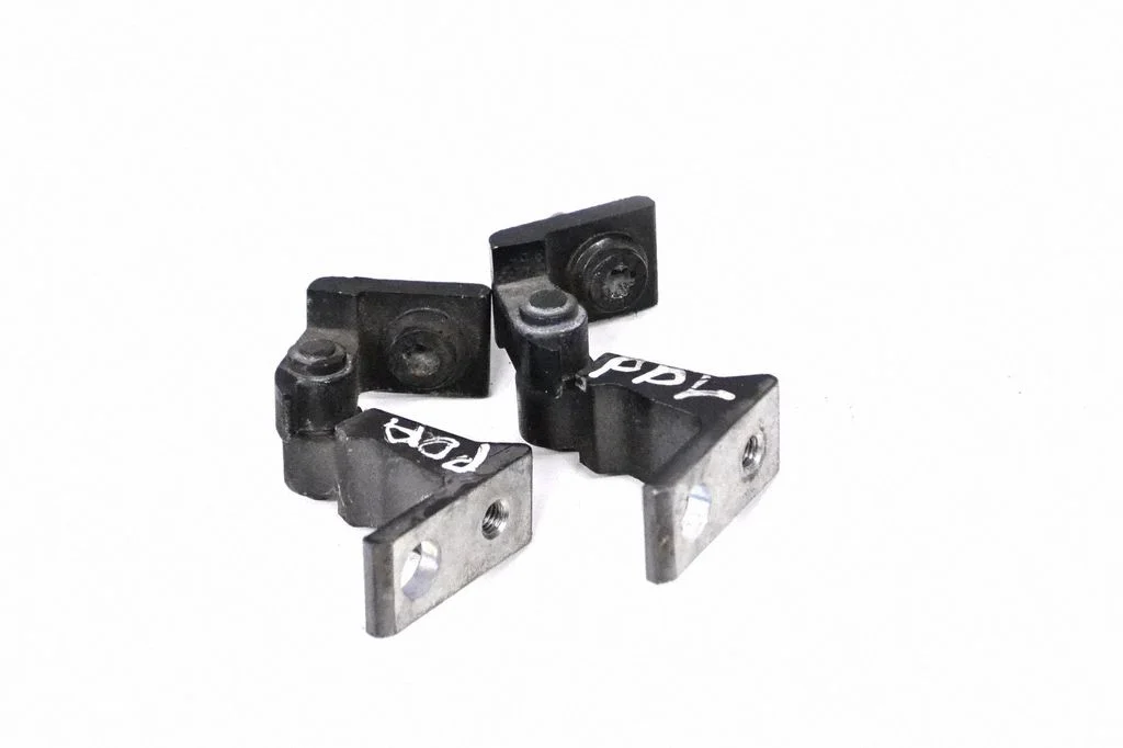 Priekšējā augšējā eņģe 8K0831402D